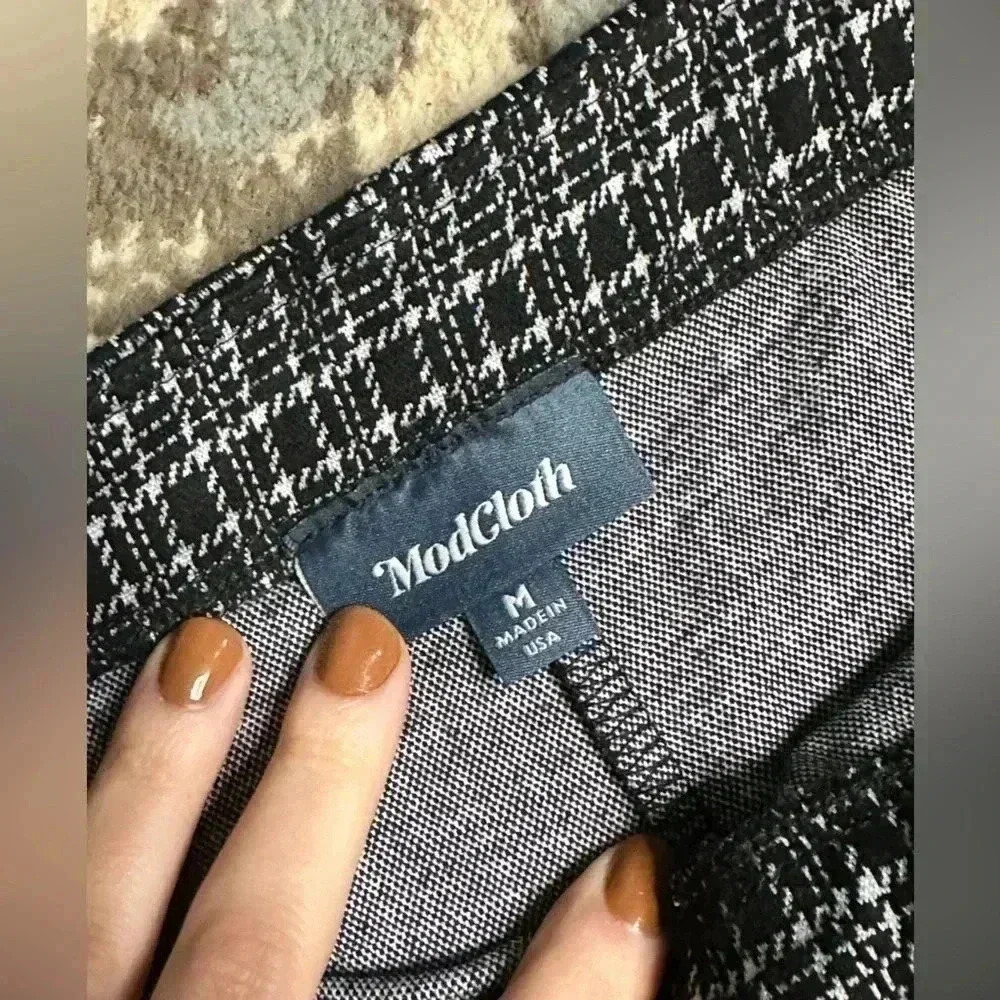 ModCloth Pull on Checkered Soft Kick Flare Pants Medium - Picture 5 of 5